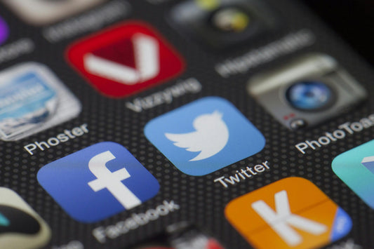 Quel-réseau-social-choisir-selon-son-activité-Instagram-LinkedIn-TikTok-etc. Elevate Com